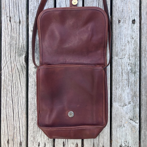 Cole Haan Cognac Leather Crossbody Bag – Adjustable Strap - Picture 9 of 10